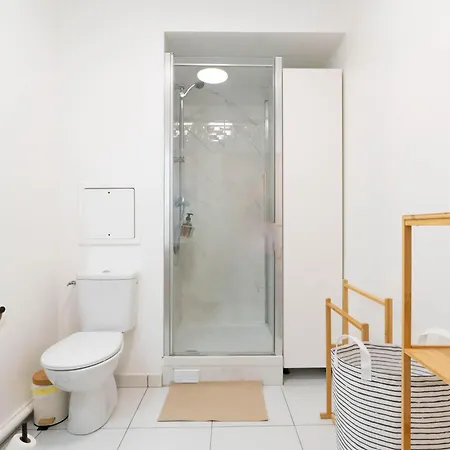 9 Min From - Cozy For 4 - Parking & Wi-fi * Coupvray